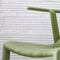 CHAISE D'EXTÉRIEUR EMPILABLE BEEKAT ARMCHAIR | Trouvez-la chez MisterWils. Plus de 4000m² d'exposition. 5