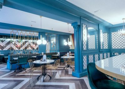 Jaleo, un restaurant de style rétro à Madrid, avec MisterWils, furniture for free souls, vintage, scandinave, sofas, chaises, tabourets, canapés, tables...