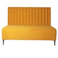 BROOKLYN Canapé/Banquette de style Mid Century avec structure en bois et revêtement textile. Armature en bois de pin de Galice. Assise en fibres naturelles recouverte d'un caoutchouc de 2cm. Coussins d’assise, densité 35kg couverts de fibres. Dossier à ressorts recouvert d’un caoutchouc très doux de 8cm d’épaisseur, couvert de fibres de 300.
