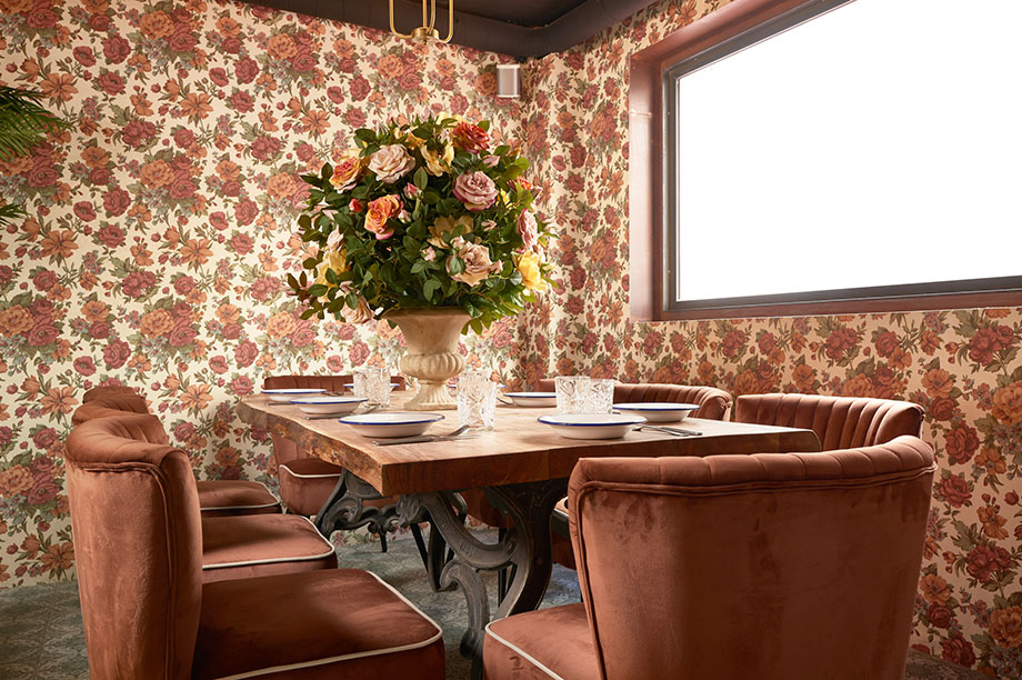 Burro Canaglia Bar&Resto el establecimiento de cocina italiana acaba de abrir un nuevo espacio en la calle José Gestoso, con mobiliario de MisterWils...