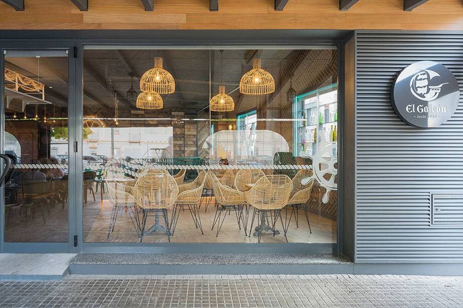 El Galeón, un proyecto de VAO Arquitectos en el fondo del océano. La elección de materiales ha sido trascendental para identificar la identidad de este establecimiento