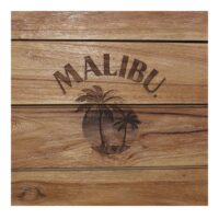 Gravure au laser sur bois par un système contrôlé par ordinateur.Personnalisez n'importe quel modèle parmi nos plateau en bois 2