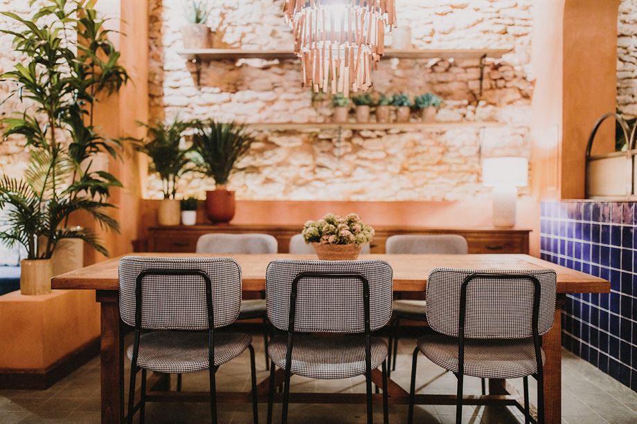 Tropicana cuenta con MisterWils para interiorismo de su nuevo espacio en Ronda. Tropicana es uno de los establecimientos míticos de Ronda.