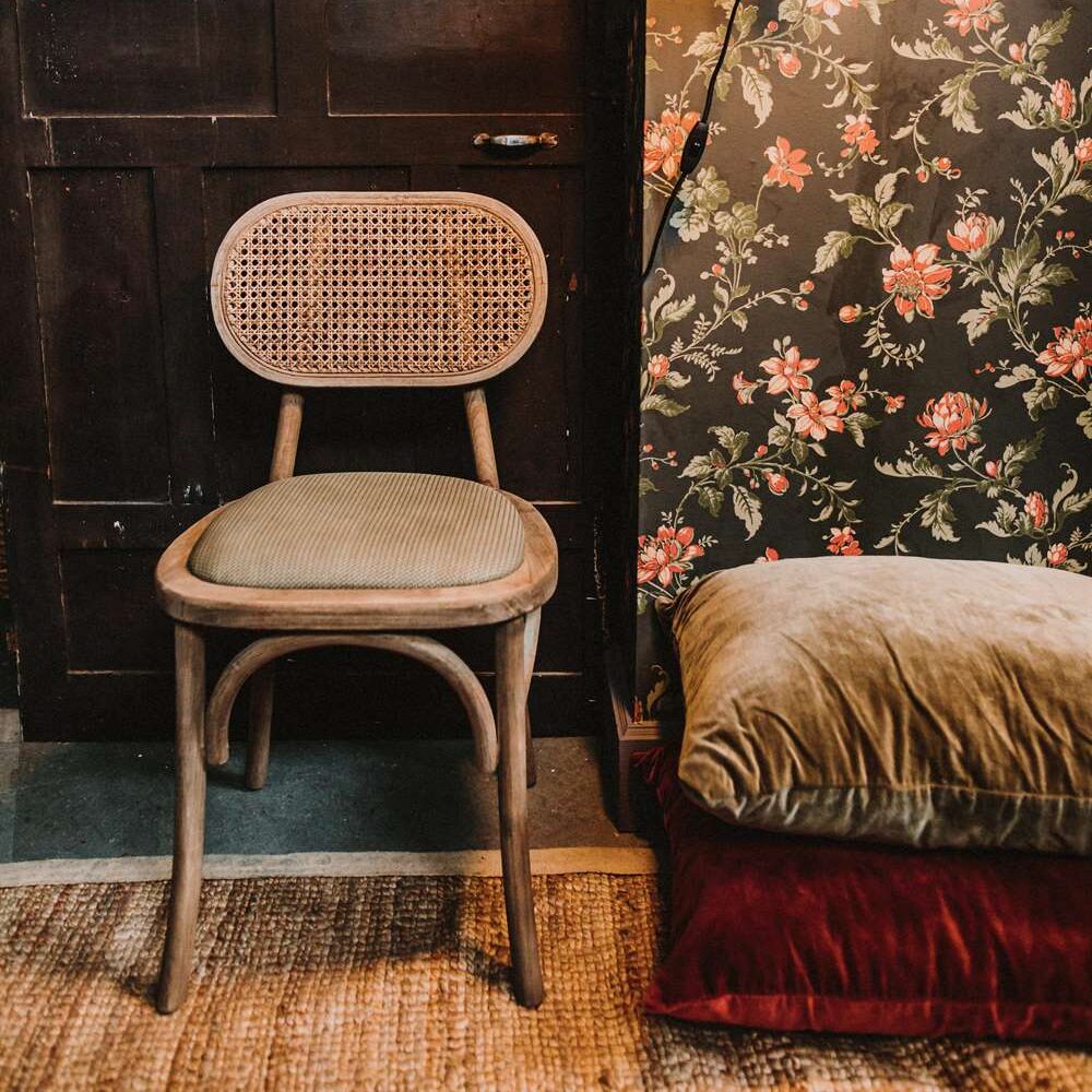 silla de madera y fibra natural SENDAI ambiente estilo vintage