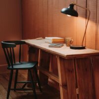 CHAISE EN BOIS BONATI type Windsor Ercol | Trouvez-la chez MisterWils. Plus de 4000m² d'exposition. 10