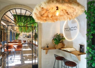 Pecado Sevilla, un restaurant décoré par GRstudio, le résultat d'une réforme globale d'un établissement fermé depuis plus de 10 ans. 16