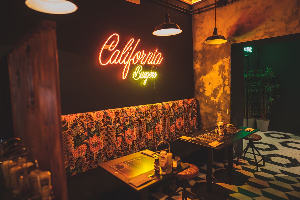 Renovación de imagen, pero la receta de sus hamburguesas no cambia 1