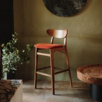 TABOURET HAUT EN BOIS HOLLAND style contemporain | Trouvez-la chez MisterWils. Plus de 4000m² d'exposition. 9
