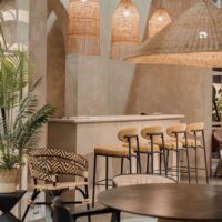 CHAISE EN ROTIN NATUREL DALUCY style bistro | Trouvez-la chez MisterWils. Plus de 4000m² d'exposition.