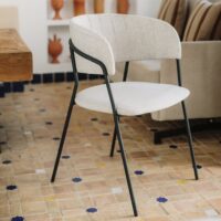 CHAISE TAPISSÉE DAMES style Mid Century | Trouvez-la chez MisterWils. Plus de 4000m² d'exposition. Shooting photo