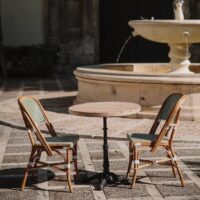 CHAISE EN ROTIN MATIGNON style Bistro | Trouvez-la chez MisterWils. Plus de 4000m² d'exposition. Shooting Photo 1