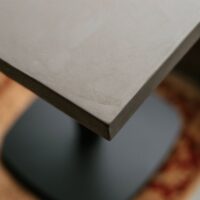 PLATEAU POUR TABLE HORMIGO, style contemporain | Trouvez-la chez MisterWils. Plus de 4000m² d'exposition. 9