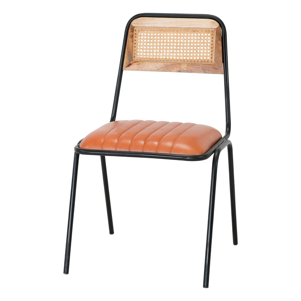 SILLA DE METAL Y PIEL SLIPPER estilo Industrial  con asiento de piel y respaldo de rejilla.