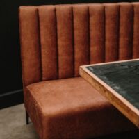 BANQUETTE TAPISSÉE BROOKLYN Mid Century Session Photos Triangulo
