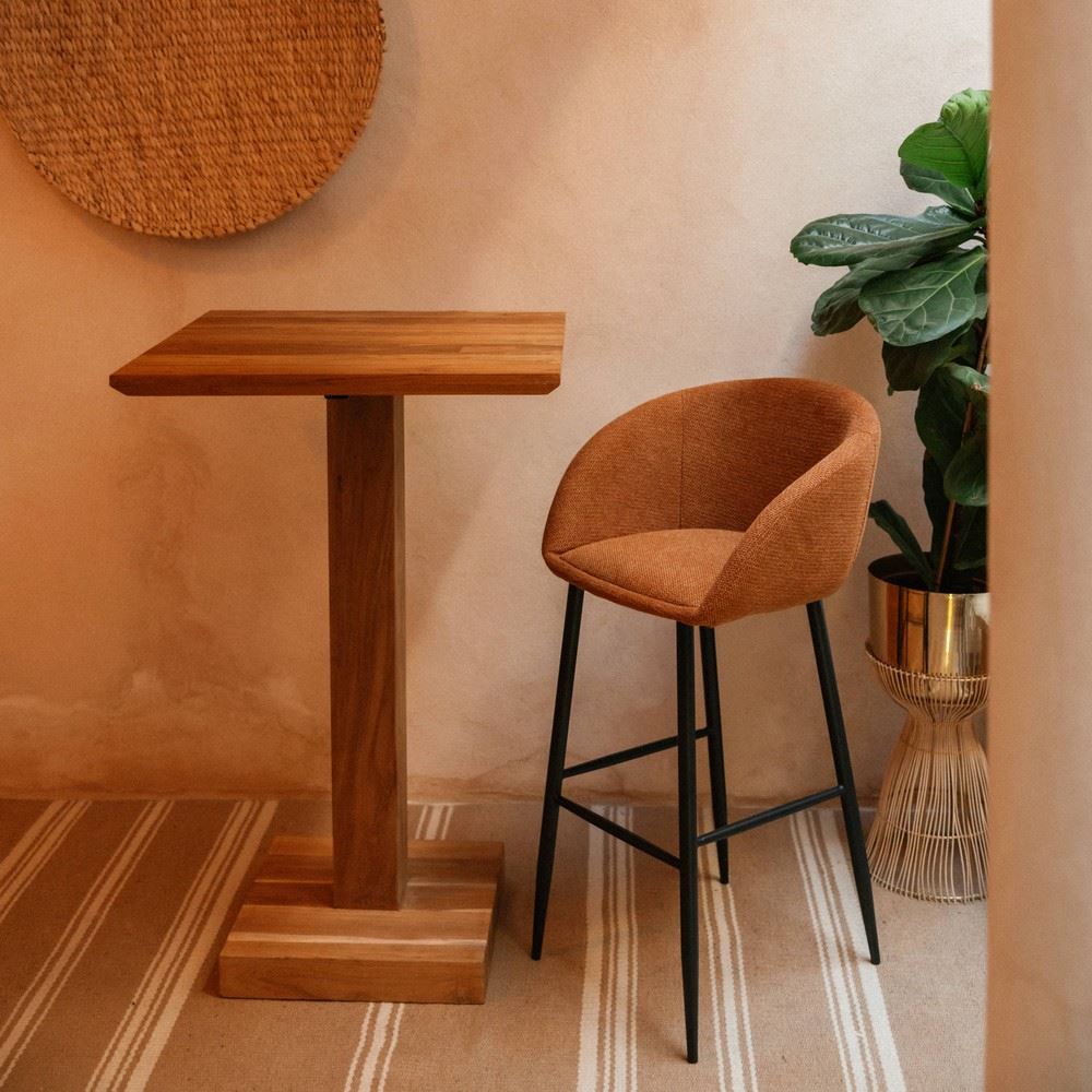 TABURETE TAPIZADO SAGARI | Sesion fotos Medina Sidonia