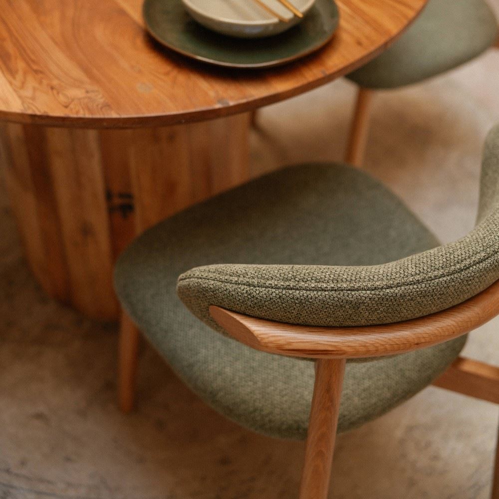 SILLA DE MADERA BONDI estilo Contemporáneo 1 | Sesion fotos Medina Sidonia