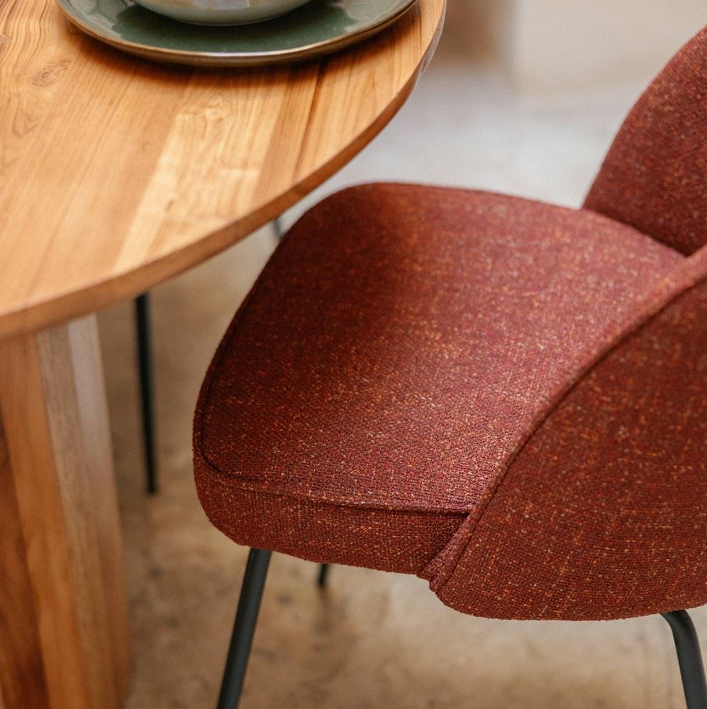 SILLA TAPIZADA SEKEN estilo Contemporáneo. 1 | Sesion fotos Medina Sidonia