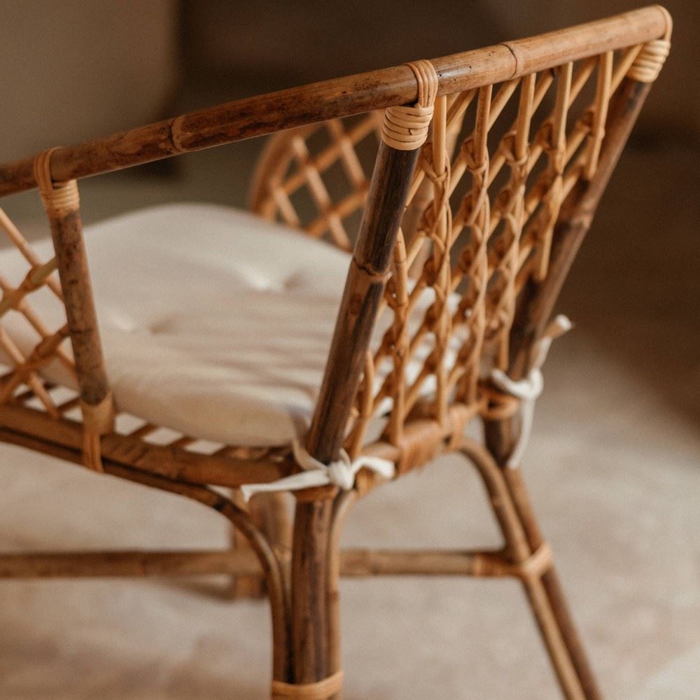 SILLA DE RATÁN SIKORI de estilo Bistró. 1 | Sesion fotos Medina Sidonia