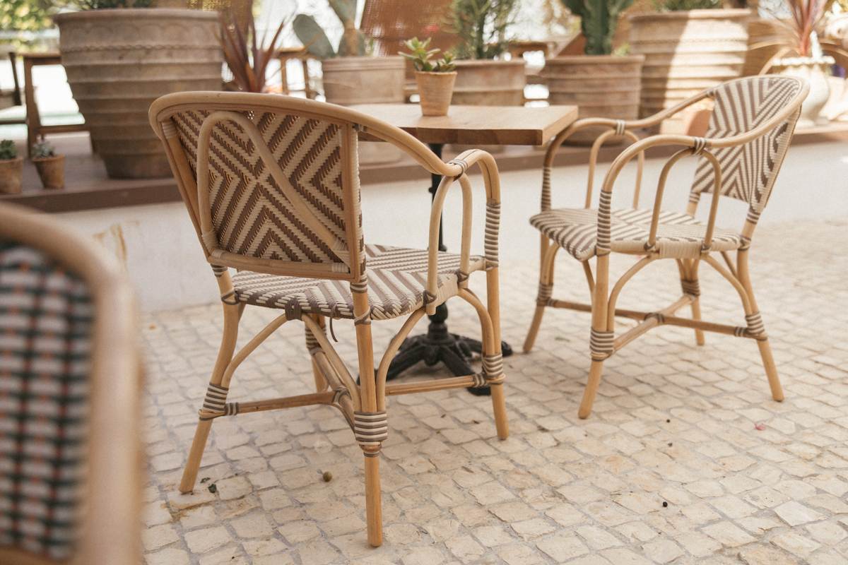 10 sillas y taburetes para decorar restaurante este otoño 2025 1