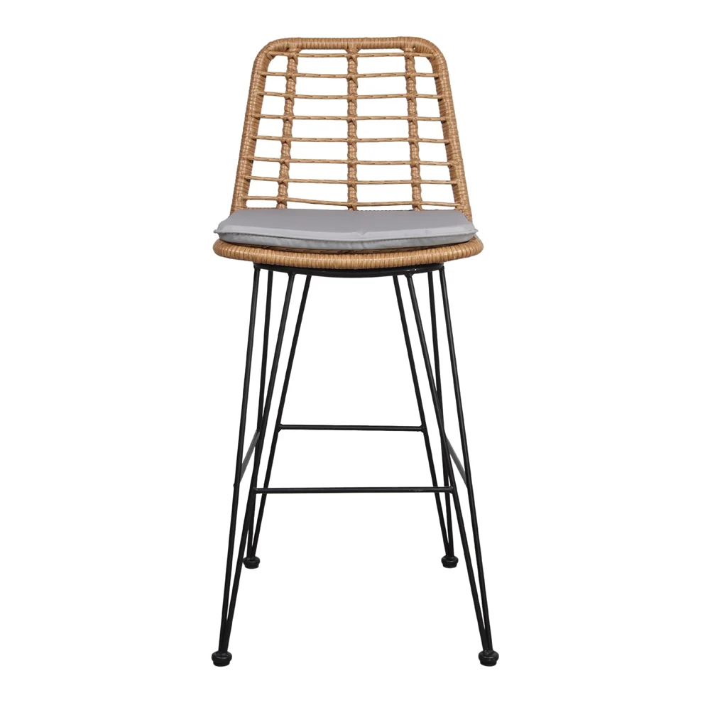 TABURETE ALTO DE METAL Y RATÁN OLBIAC CONFORT estilo nordico. Encuéntralo en MisterWils. Más de 4000m² de exposición y almacén. 2