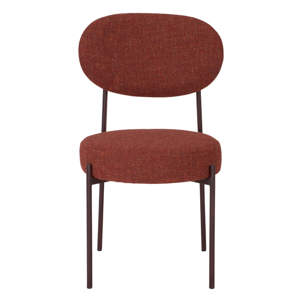 Silla tapizada Lottie, de estilo Mid Century.
Estructura tubular de acero acabada en pintura.
Asiento y respaldo tapizados en textil. color vino frontal